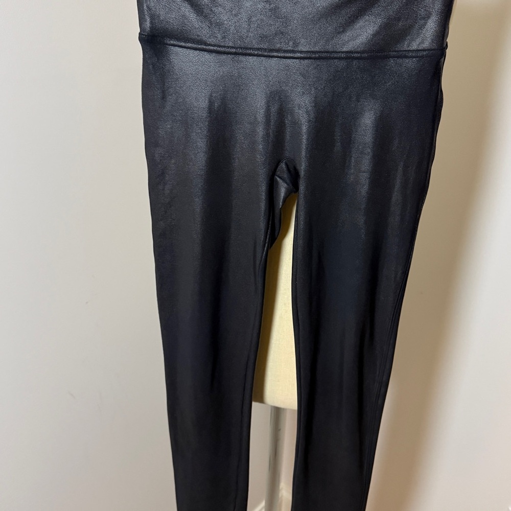 SPANX Black Faux Leather look Soft Leggings Sz Medium
